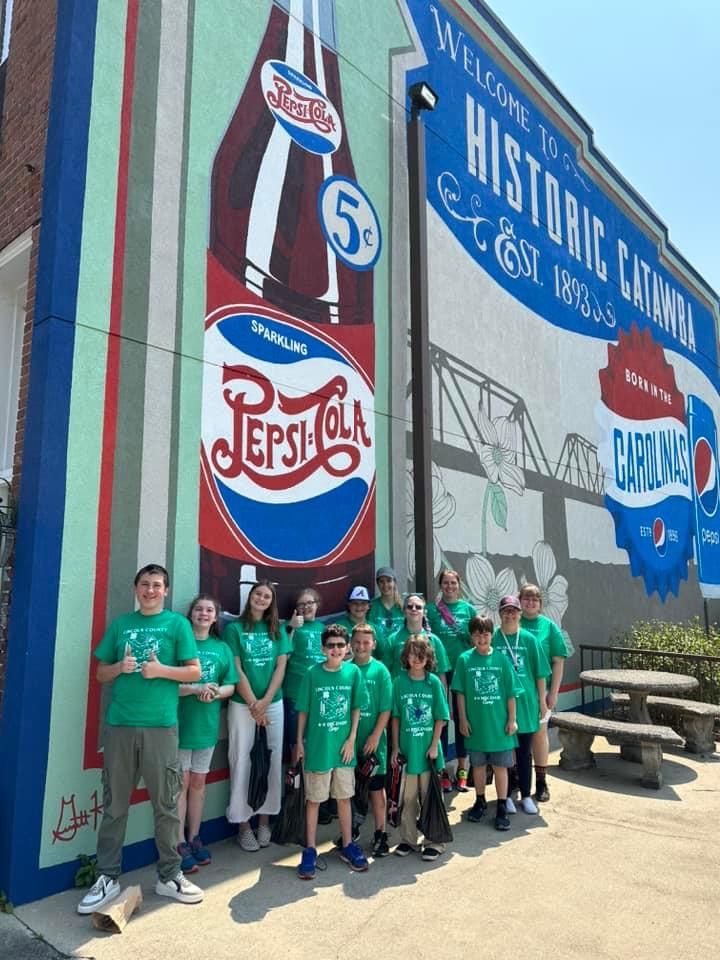 Our group at the Pepsi mural next to Cherry Pop's Soda Shop